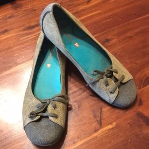 Merrill Olive Suede Women’s Performance Footwear 8